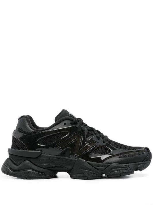 New Balance
9060 caged black