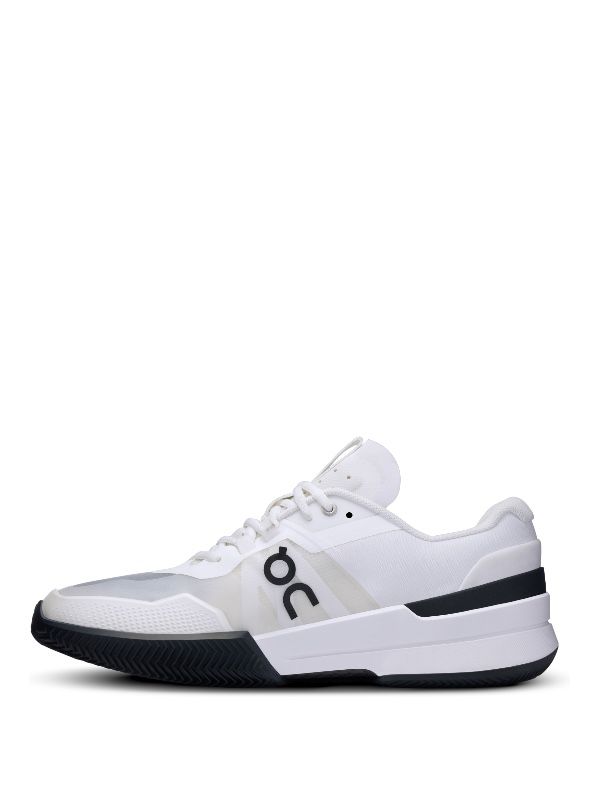 on the roger pro clay 2 white black