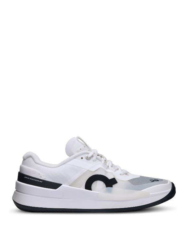 on the roger pro clay 2 white black