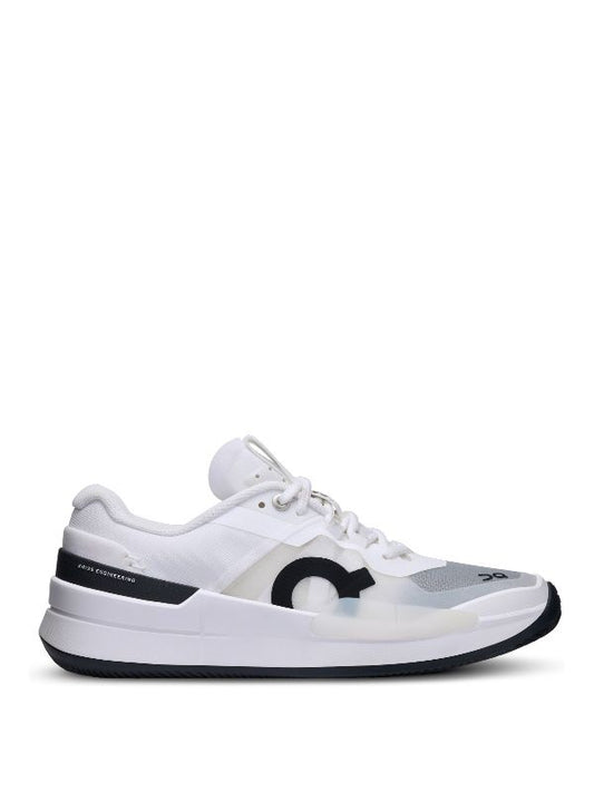 on the roger pro clay 2 white black